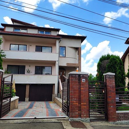 Ten'S Apartment - Spatios Si Linistit Клуж-Напока Экстерьер фото